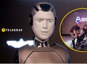 Російський робот Aidol