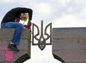 В Польше националисты разобрали памятник УПА