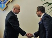 Турчинов обсудил с помощником Трампа сотрудничество в сфере кибербезопасности