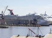 Пассажиры "Carnival Triumph" подали в суд