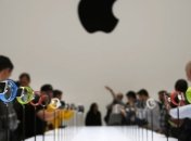 За сутки в США заказали около миллиона "умных" Apple Watch