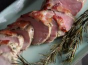 Свинная вырезка с розмарином