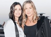 Селфи, которое мы заслужили: Кортни Кокс опубликовала милое фото с Мэтью Перри (Фото) 