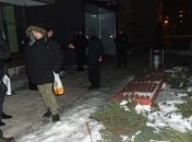 В киевском ТЦ мужчина напал с ножом на охранника