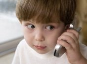 Берегите детей от мобильных