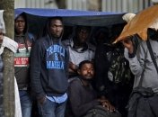 Мигрантов из лагеря в Кале расселят по всей Франции