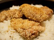 Цыпленок в кунжуте