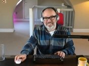 Коллеги не оценили: британец раскупил тираж своей книги, чтобы попасть в ТОП-бестселлеров