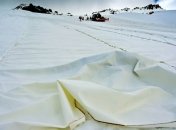 Гламурненько: ледник в Италии окрасился в розовый цвет