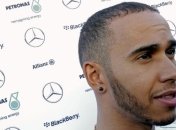 Пилот "Мерседеса" Льюис Хэмилтон стал лучшим в Барселоне