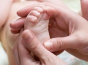 Флешмоб от Минюста: свидетельства о рождении вручают прямо в роддоме