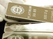 Цена на платину превысила $1600 за унцию, палладий подорожал на 4%