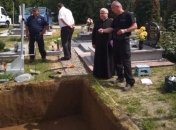 На месте памятника воинам УПА в Грушовичах обнаружено захоронение