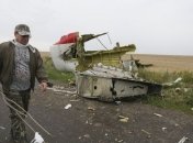 Спасатели обнаружили на месте падения "Боинга" 2 черных ящика