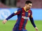 Месси с локтя ударил соперника, а желтую карточку получил пострадавший (видео)