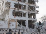 При взрыве возле отеля в Сомали погиб сотрудник посольства Китая 