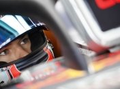 Гасли показал лучшее время на первой практике Гран-при Великобритании