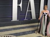 Сельма Блэр провела "экскурсию" по своему дому