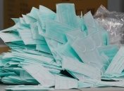 Коронавірус нікуди не дівся: ВООЗ не рекомендує відмовлятися від масок 