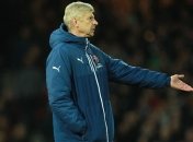 Фанат, подбежавший к Венгеру по ходу матча, предстанет перед судом