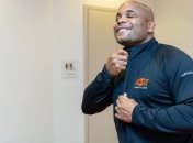 Кормье - боец года в UFC (Видео)