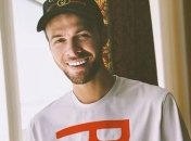 Макс Барских подразнил своих поклонников, показав фото со своего нового клипа