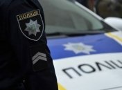 Уличный дебошир: В Мариуполе мужчина угрожал патрульным разбитой бутылкой