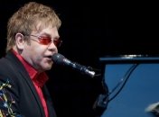 Элтон Джон в своем райдере потребовал в гримерку 8 пальм