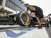 "Лотус" не сумел вовремя привезти болид на первый день тестов