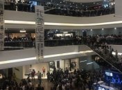 В Гонконге митингующие стали собираться в торговых центрах