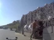 "Ми ГУРівці": у Харкові невідомі напали на блокпост, що говорять у розвідці (відео)