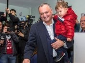 Додона официально объявили победителем выборов в Молдове