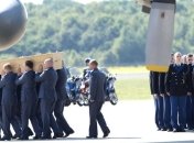 Самолеты с останками жертв авиакатастрофы приземлились в Эйндховене