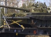 Чеський танк Т-72 під час відправки в Україну
