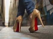 Высокие каблуки очень опасны для женского здоровья