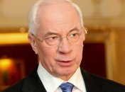 Азаров поздравил родителей и детей с Днем усыновления