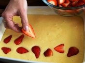 Цей пиріг будете готувати щодня, поки є полуниця