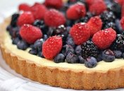 Рецепт дня: пирог с ягодами и сметанным кремом