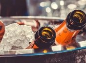 Скільки українські родини витрачають на алкогольні напої