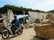 В результате землетрясения в Эгейском море разрушены десятки домов