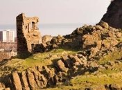 Парк богат археологическими находками: археологи раскопали древнюю крепость на скале Трон Артура