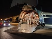 З Китаю прибув літак з медичним вантажем