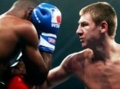 Бокс. Украинец Голуб досрочно победил Жоакима Карнейро