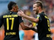 Жены футболистов "Боруссии" вместе смотрели, как Ярмоленко забивает пяткой