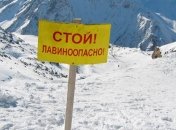 Спасатели предупреждают о высокой лавинной опасности в Закарпатье 