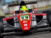 Сын Шумахера выиграл гонку в Германии