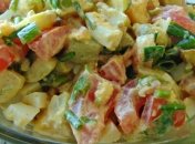 Легкий и сытный салат с жареными кабачками