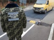 Украинские пограничники не пустили в Крым 8 грузовиков с яблоками