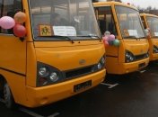 Виктор Янукович считает нужным установить GPS в школьных автобусах  