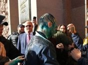 Депутата КГГА облили зеленкой 